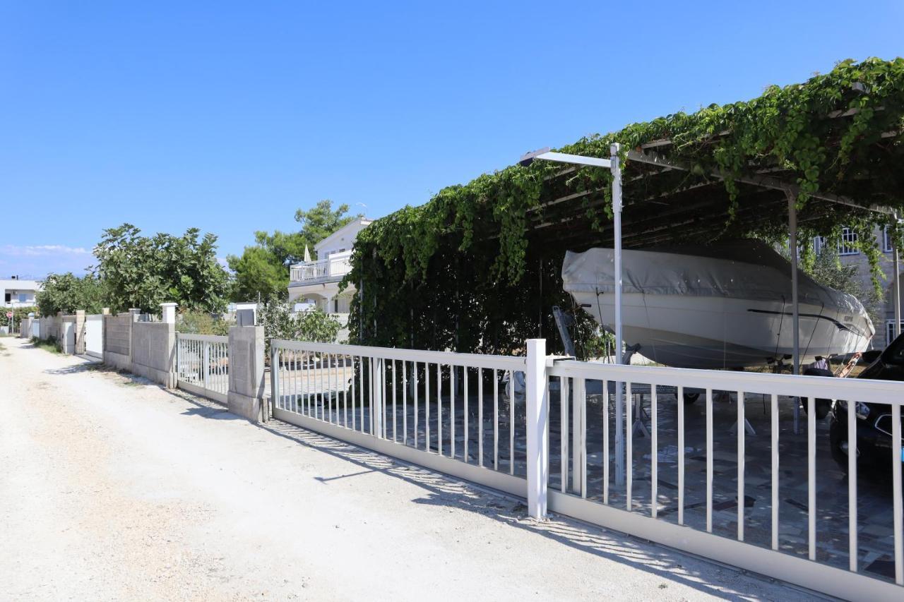 Apartmani Sanja Vir Exterior foto