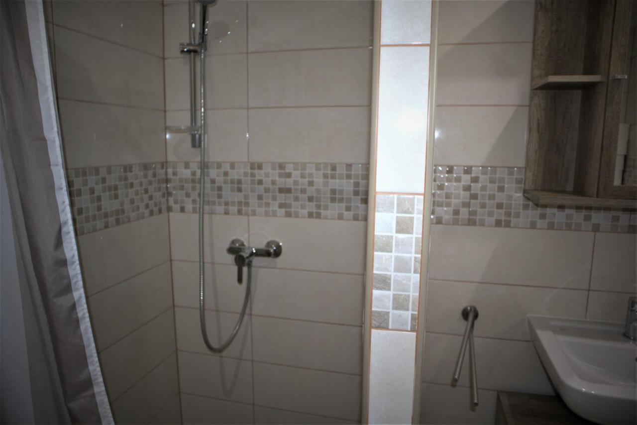 Apartmani Sanja Vir Exterior foto