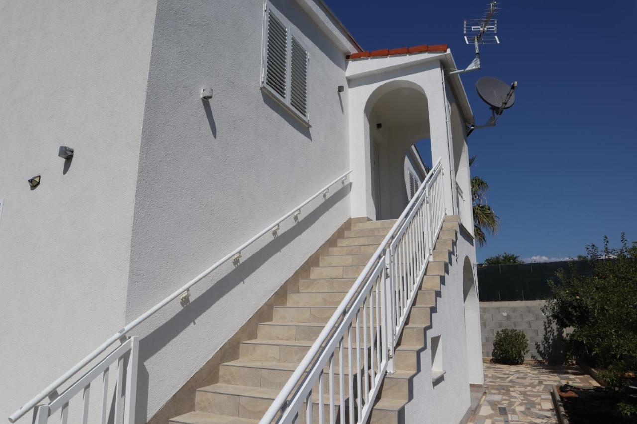 Apartmani Sanja Vir Exterior foto